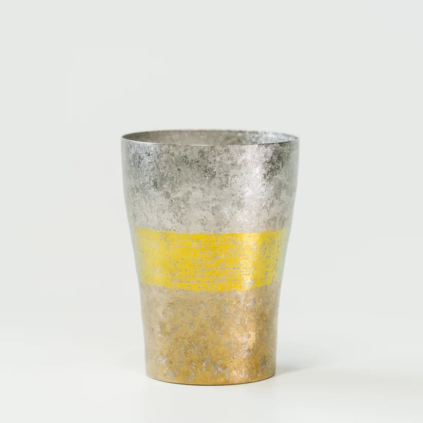 jp_sakuraselect's tweet photo. Despite being made of titanium, the smooth and warm touch of our tumblers can almost deceive you into thinking you're touching fine-grained wood.
Experience the enduring comfort of this texture, a culmination of HORIE's latest technology.
#Horie #Titanium #JapanCrafts https://t.co/KXAv6Kcnhf