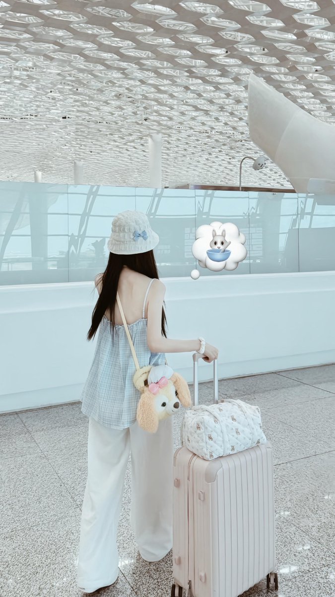 CharlenaThuim's tweet photo. 感情が追いつかないことってあるよね。なんとなくバランスが崩れるというか、まあ、そんな日も公平に巡ってくるものか。 https://t.co/6WiMjB7S3k