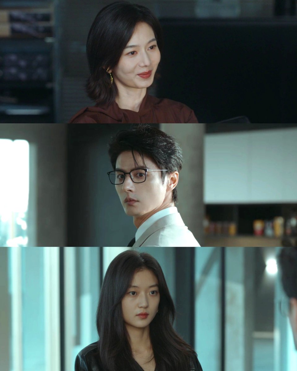 jooonyiie's tweet photo. the hr department at lime must be recruiting exclusively based on face card because why is everyone so hot https://t.co/hKrrtzP58H