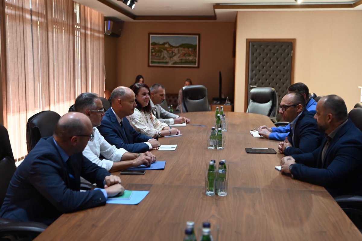 UNMIKosovo tweet picture