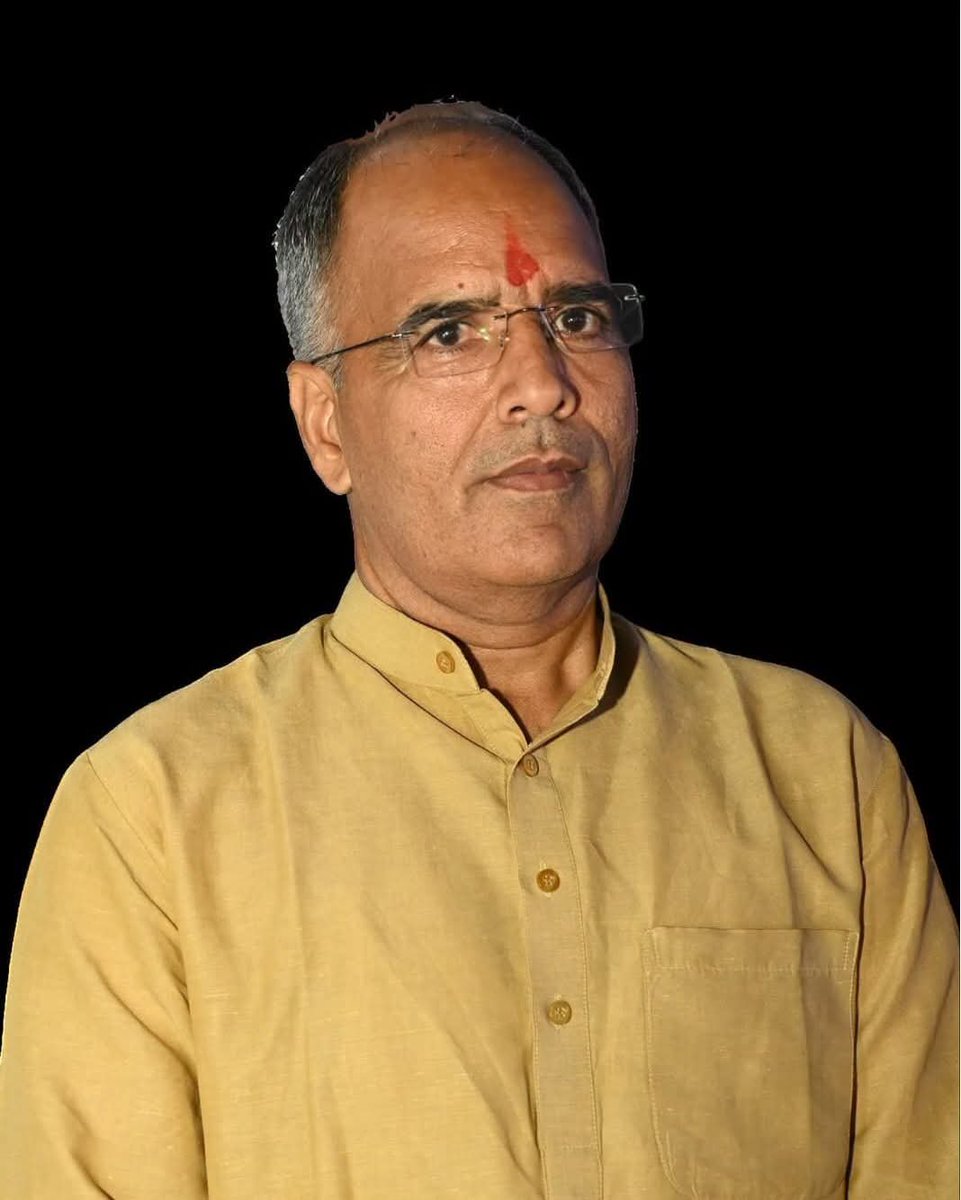 mlagopalsharma's tweet photo. राजस्थान सरकार में कैबिनेट मंत्री श्री कन्हैयालाल चौधरी जी को जन्मदिवस की हार्दिक बधाई एवं शुभकामनाएँ।

ईश्वर से आपके उत्तम स्वास्थ���य, दीर्घायु एवं सुखमय जीवन की मंगलकामना करता हूँ।

@OnlineKanhaiya https://t.co/OqvRcJlyPy