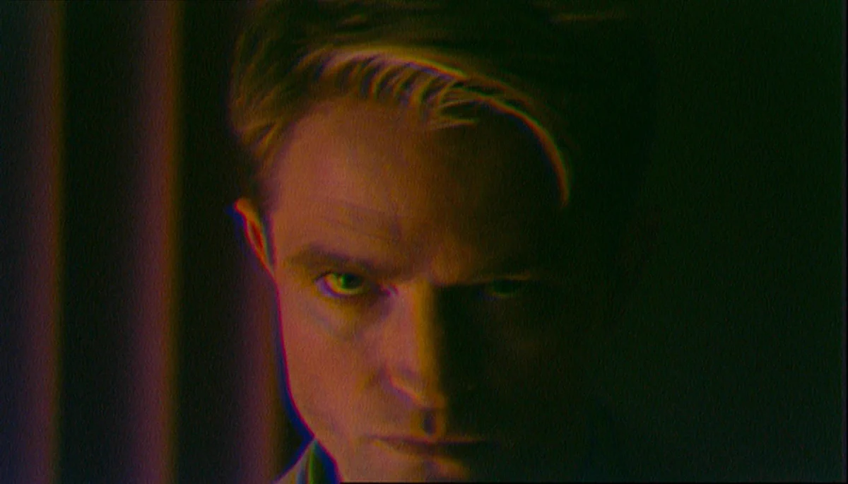 Nueva imagen de Robert Pattinson en 'PRIMETIME' de Lance Oppenheim.