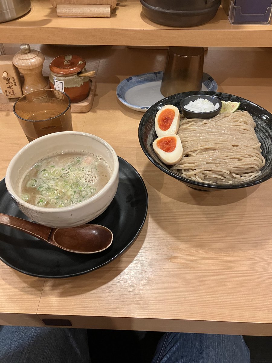 svsv1080's tweet photo. 台風の鹿児島を抜け出して京都に来ました。
つけ麺食べました。 https://t.co/23MEGw38dx