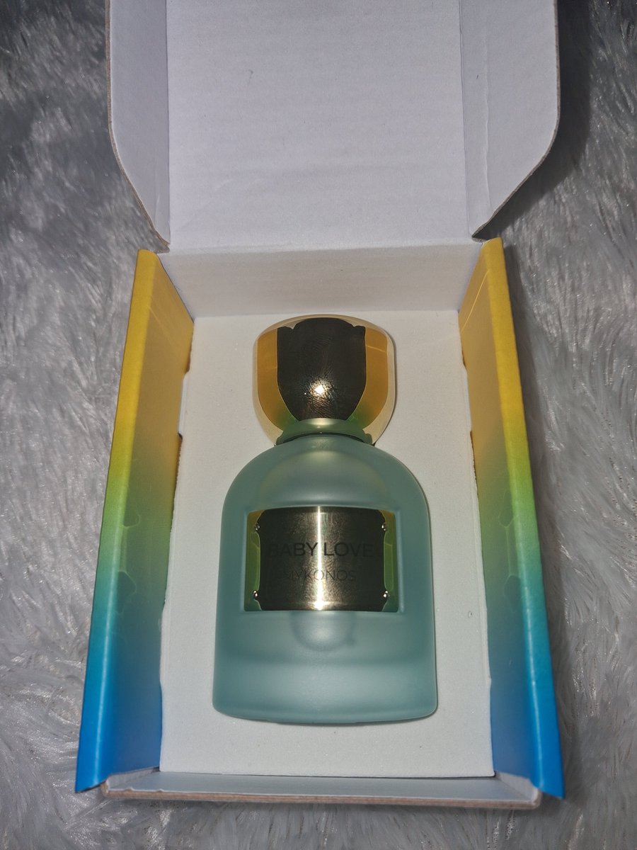 haejieggae's tweet photo. WANGINYA SUKAKKKK, wangi bayi n dapet sampel yg varian bonfire vanilla.

tapi aku pribadi lebih suka wangi yg baby love https://t.co/AFzr0PZ4vm
