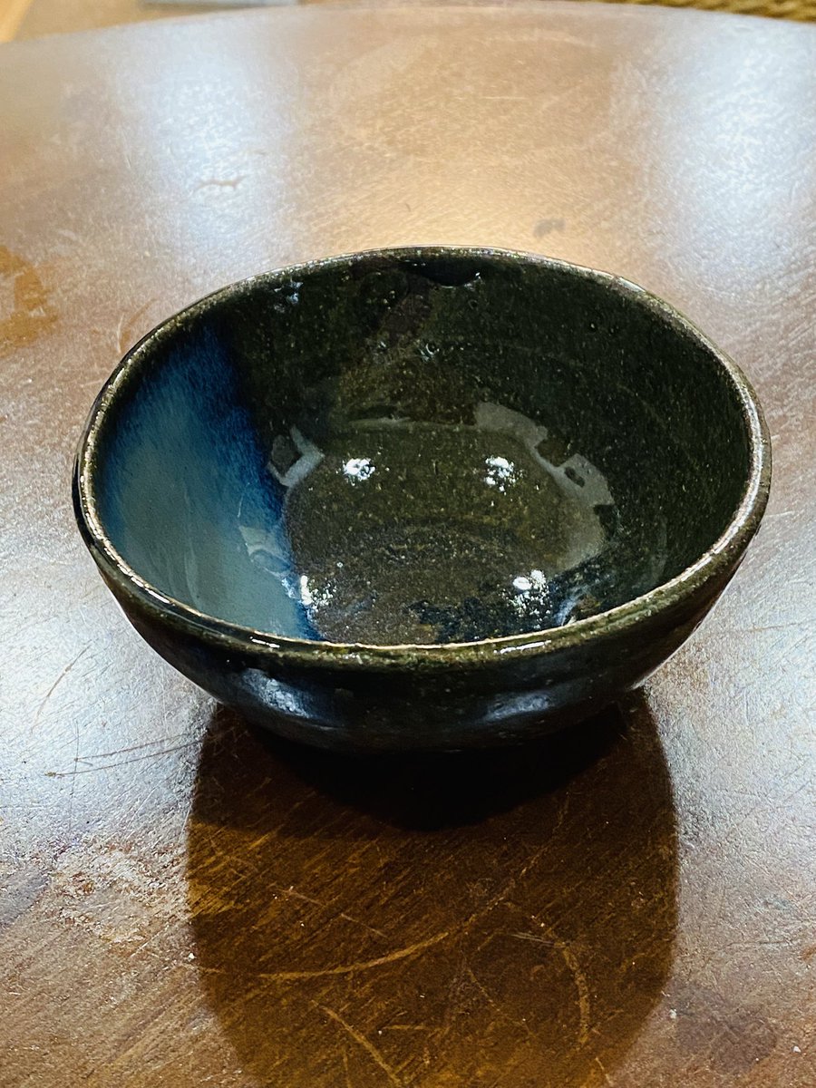 noborutakachi's tweet photo. 人生で初めての陶芸教室に通って、遂に窯からあがってきた自分の作品
茶碗
湯呑み
小鉢
皿
出来上がりを見て爆笑
サイズ、イメージなど中々思い通りにいかず…。
でもなぜか愛くるしいw
陶芸ピカピカの1年生の始まり
��けてみよう https://t.co/p2dz1xL0kt
