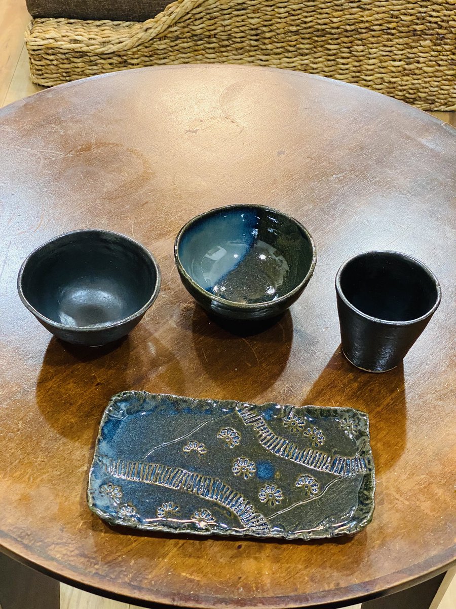 noborutakachi's tweet photo. 人生で初めての陶芸教室に通って、遂に窯からあがってきた自分の作品
茶碗
湯呑み
小鉢
皿
出来上がりを見て爆笑
サイズ、イメージなど中々思い通りにいかず…。
でもなぜか愛くるしいw
陶芸ピカピカの1年生の始まり
��けてみよう https://t.co/p2dz1xL0kt