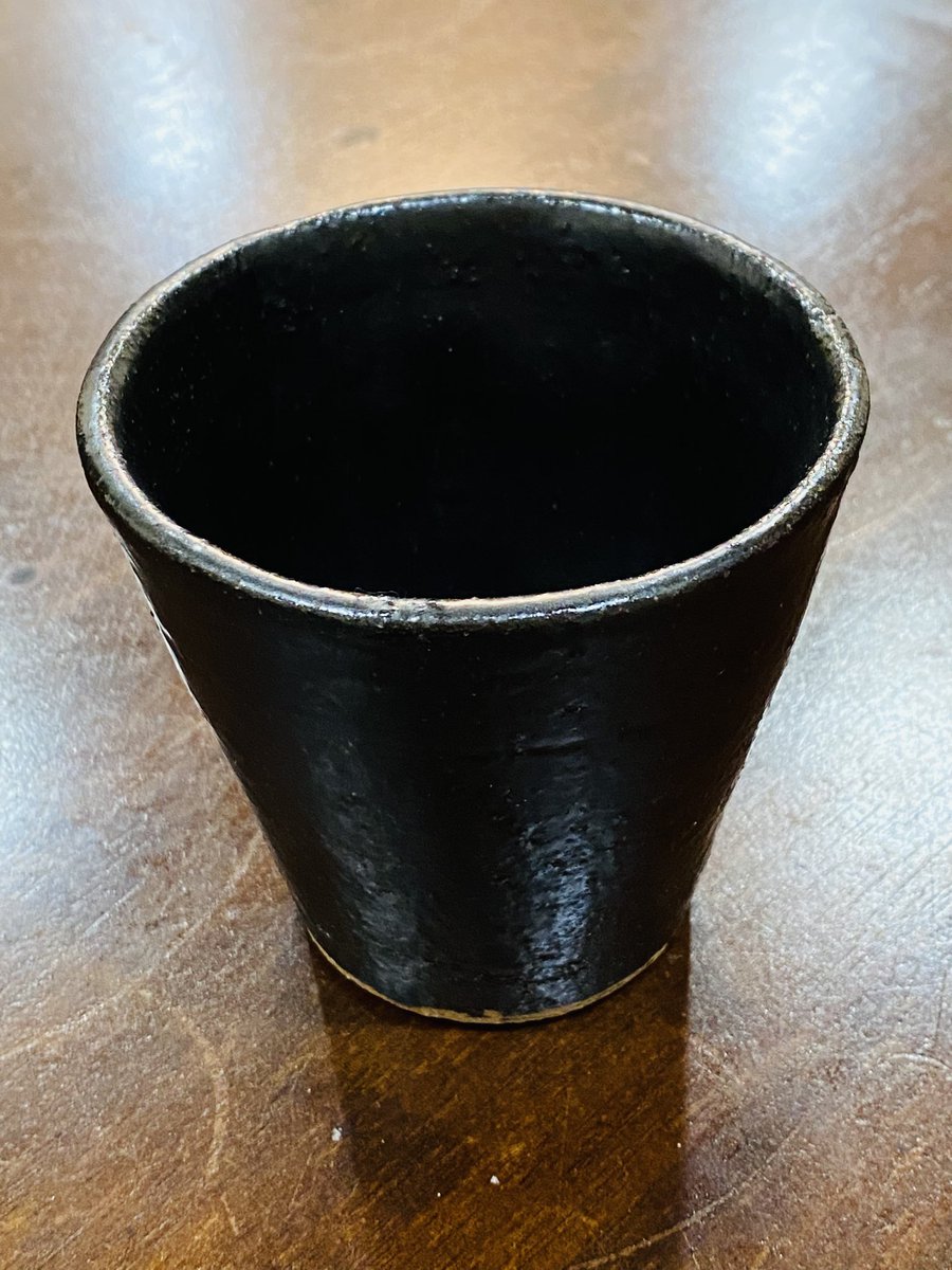 noborutakachi's tweet photo. 人生で初めての陶芸教室に通って、遂に窯からあがってきた自分の作品
茶碗
湯呑み
小鉢
皿
出来上がりを見て爆笑
サイズ、イメージなど中々思い通りにいかず…。
でもなぜか愛くるしいw
陶芸ピカピカの1年生の始まり
��けてみよう https://t.co/p2dz1xL0kt