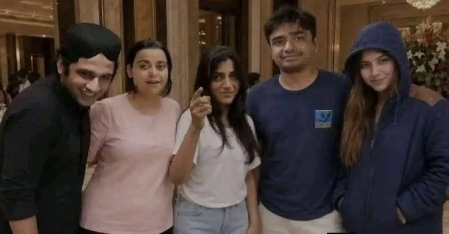 MariaBalochPK's tweet photo. اپنے بچوں کو یہ تصویر ضرور دکھائیں اور بتائیں کہ پاکستان میں اصل جرم غربت ھے قانون توڑنا نہیں https://t.co/FFT3Nem0C9