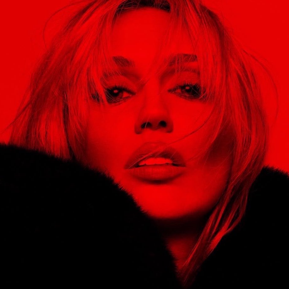 plusmusicx's tweet photo. 🚨NO TOPO! “Bass Persuades”, novo single de Miley, atingiu o #1 do iTunes US. 🇺🇸 https://t.co/PLm3nbOJor