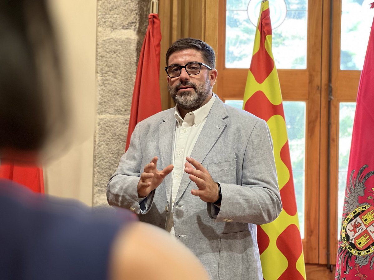 GrupoCPHE's tweet photo. Esta mañana, hemos recibido a una delegación del periódico Ulsan Maeil, interesada en conocer el modelo de cooperación y gestión de las quince Ciudades Patrimonio de la Humanidad de España.

🤝 Un encuentro en el que hemos podido seguir estrechando nuestros lazos internacionales https://t.co/ySCe1jzVzd
