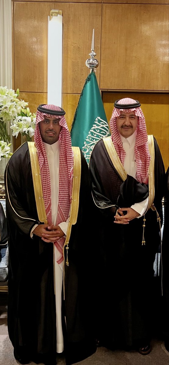 jabergarni1's tweet photo. سعدت مساء البارحة بحضور حفل زواج الابن «عبدالله»، نجل الزميل والأخ العزيز اللواء عبدالعزيز بن بداح الفغم - رحمه الله وغفر له -، في ليلةٍ جميلة جمعت جمعًا كبيرًا من المسؤولين والأصدقاء والمحبين.
وكانت الحفاوة وكرم الضيافة محل تقدير الجميع، من أعمام العريس الإخوة الأعزاء طلال بن بداح الفغم، ونواف وعبدالله، وأسرتهم الكريمة، في مشهدٍ يعكس ما عُرفت به هذه الأسرة العزيزة من أصالة ووفاء وكرم.
بارك الله لهما ، وبارك عليهما، وجمع بينهما في خير، ورزقهما حياةً عامرة بالمودة والسعادة .