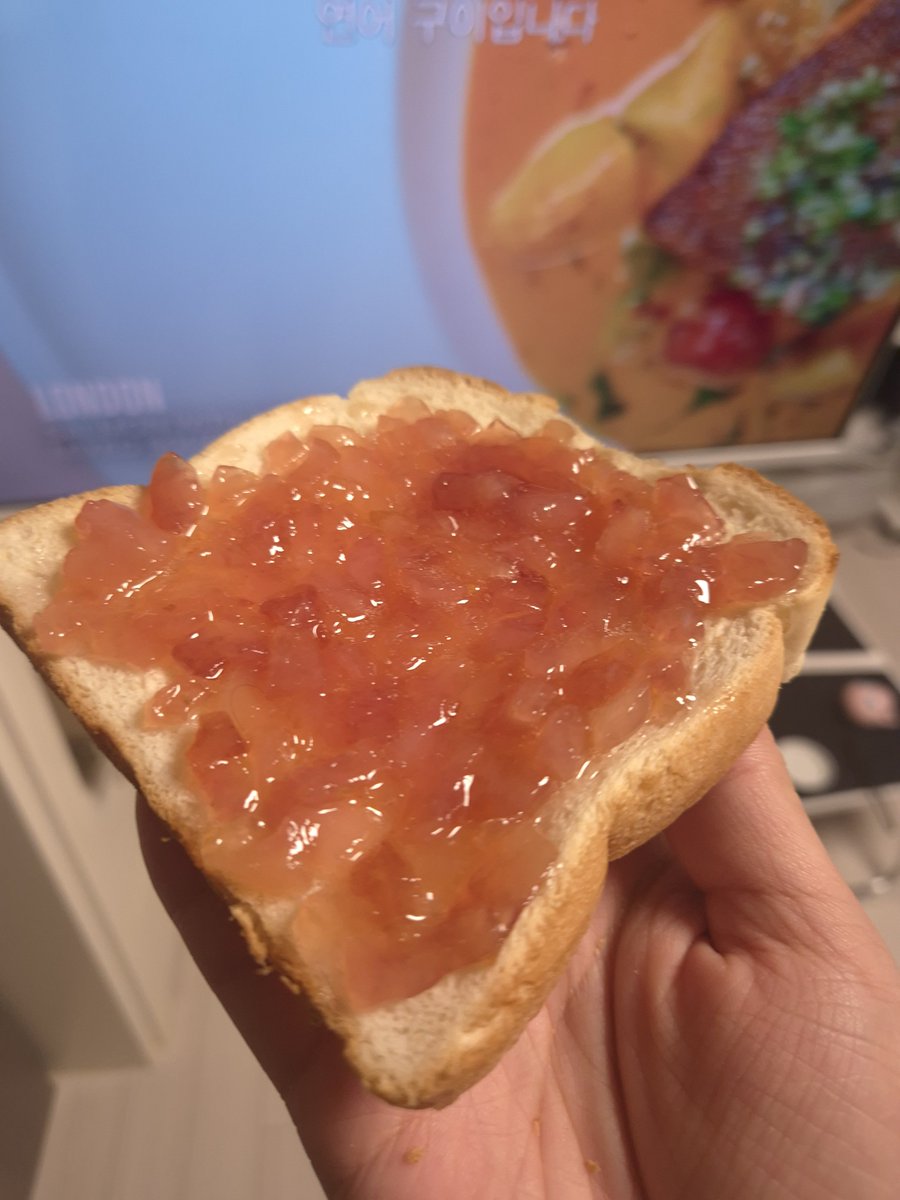 HaYu_SMC's tweet photo. 와씨...잼 처음 만들어보는데 존맛ㄷㄷ
안에 레몬즙, 레몬제스트 넣으니까 고급스러운 맛이 나ㅇ0ㅇ https://t.co/OpsBcRdbm9