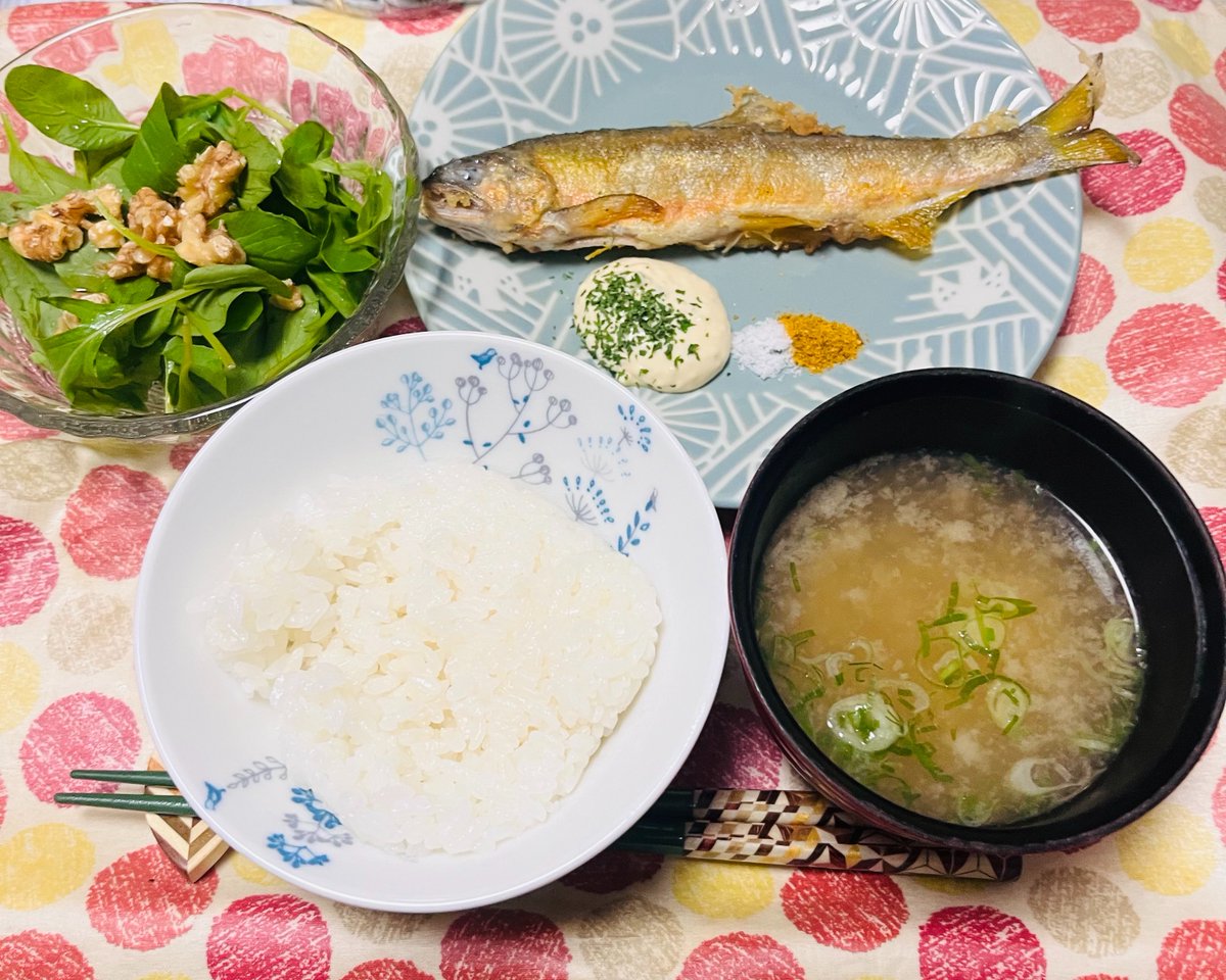 midorimagatama's tweet photo. 本日、鮎の天ぷら。
カレー粉と塩とタルタルソースを添えて。
鮎は今年最後かな。 https://t.co/phj1D7c6tI