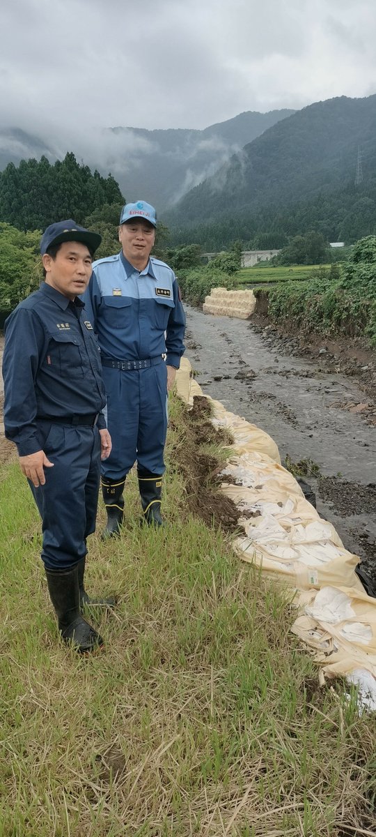 HiroTakinami's tweet photo. 本日もスケジュールの合間に被災地現場入り。

ボランティアセンターにもご挨拶に行きました。（日曜日に自分自身、災害ボランティア活動に参加します！）

写真は、福井市、坂井市、永平寺町。 https://t.co/Uf9RJwTYzF