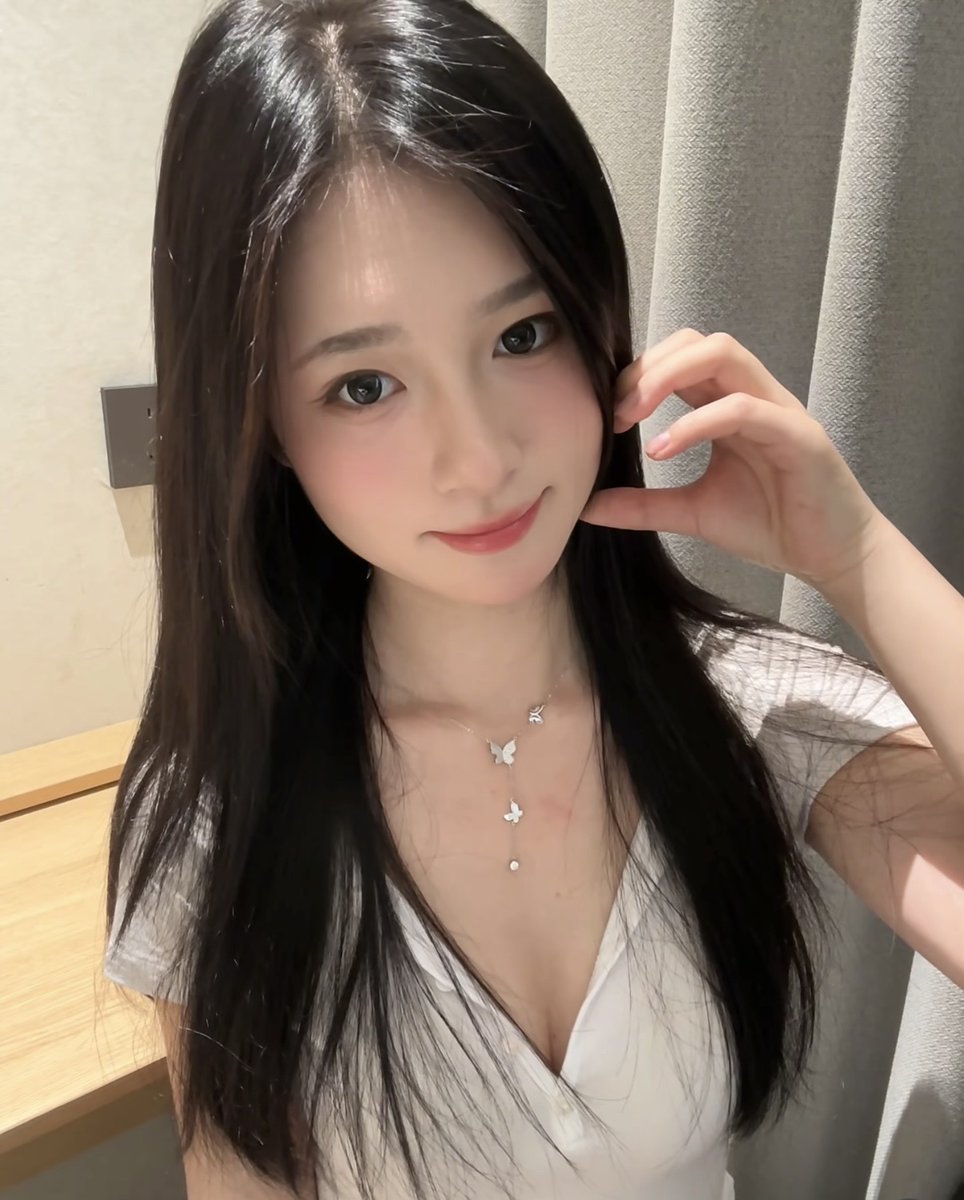 Daniela132132's tweet photo. 在上海线下交友，遇到投缘的人真是件开心事。#女大  #同城合适见面可认识可约 🐧.3750134398 https://t.co/9QralbTWrv