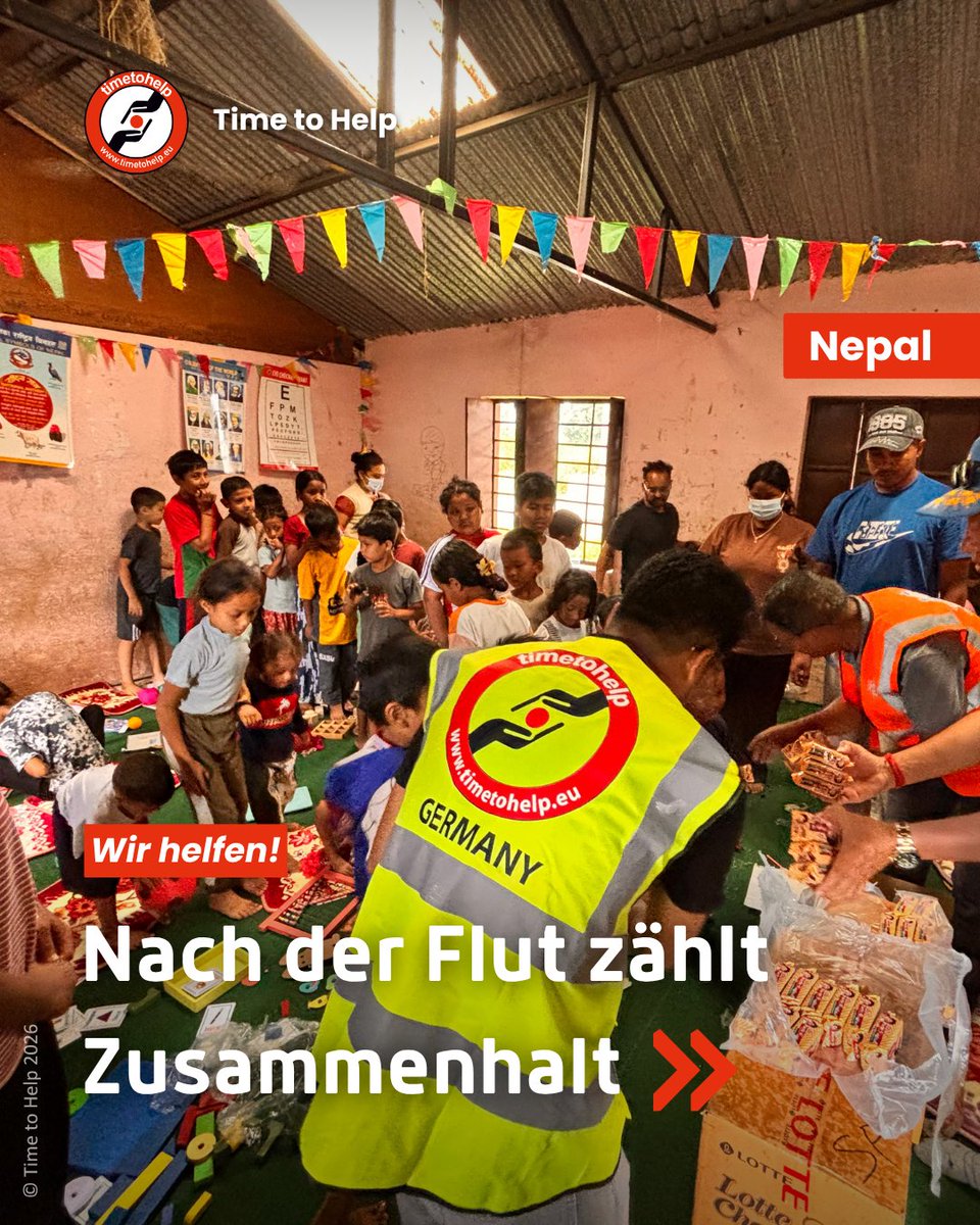 Time_To_Help's tweet photo. Mehr als 1.200 Menschen starben bei der Flutkatastrophe in Nepal, Tausende werden vermisst. Hoffnung macht die Rettung zweier Menschen nach neun Tagen. Wir unterstützen Kinder und Familien vor Ort mit Lebensmitteln, sauberem Wasser und Hygieneartikeln. #Nepal #TimeToHelp https://t.co/PckPaASCC5