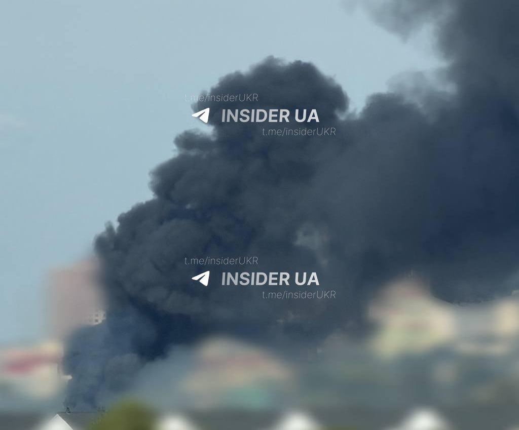 WW3_Monitor's tweet photo. FOOTAGE OF RUSSIA BOMBING THE AIRPORT IN UKRAINE THAT WITKOFF AND KUSHNER WERE SUPPOSED TO LAND AT FOR THERE VISIT TO UKRAINE

🇺🇸🇺🇦🇷🇺‼️‼️‼️‼️‼️‼️‼️‼️‼️‼️‼️‼️ https://t.co/B0HVxu9D30