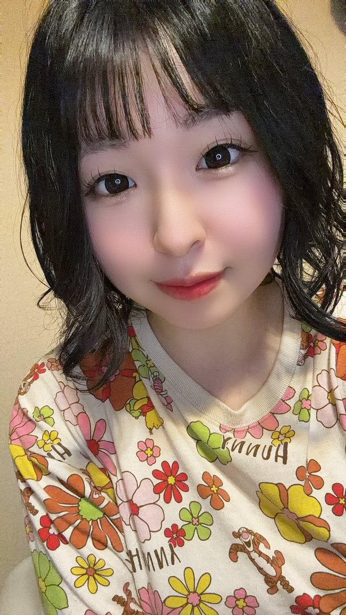 chuhapi_mina's tweet photo. こんばんはー！
配信ありがとうございましたー！！
色んな話題が出てきて楽しい配信でした✨
久しぶりに1時間配信できて嬉しい🥲みんなとのお話は楽しいね🫶
また配信します！ https://t.co/Ux6QRpImeB