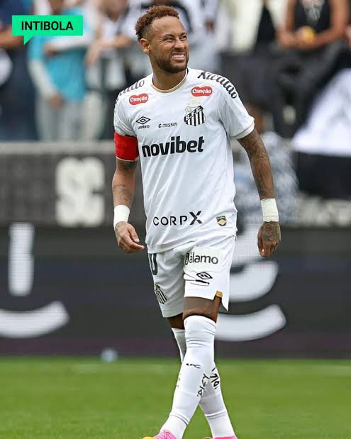 lockdownArsenal's tweet photo. @piastritadoris two version of santos neymar https://t.co/LjPlEk14Z0