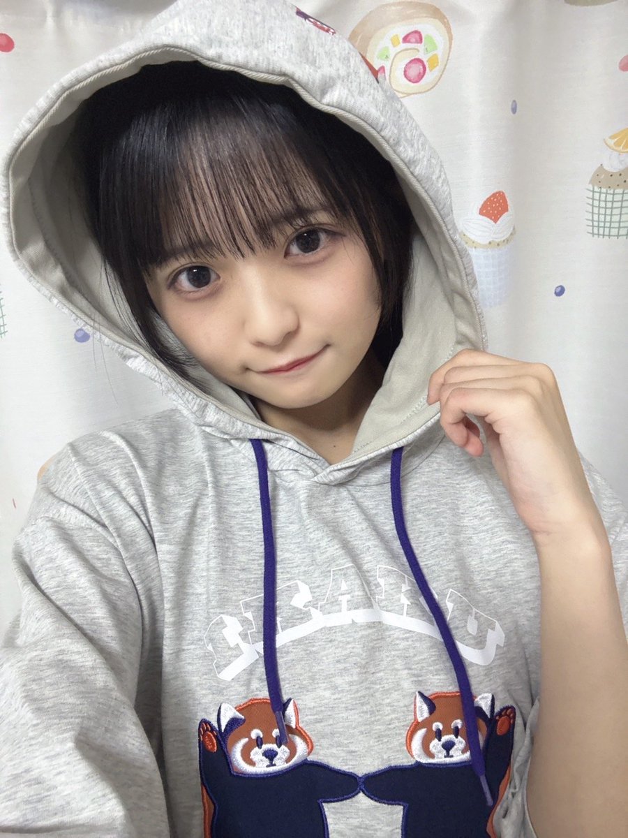 tsubakifac_uf's tweet photo. フード付きのTシャツ！
これからの時期にちょうどいい生地です🐾
フードをクシャってできるの好き🫶🏻
#ハロプロ #つばきファクトリー #石井泉羽 #グラニフ公式サポーター

@graniph_updates  【PR】 https://t.co/gzvj9Rcn7x
