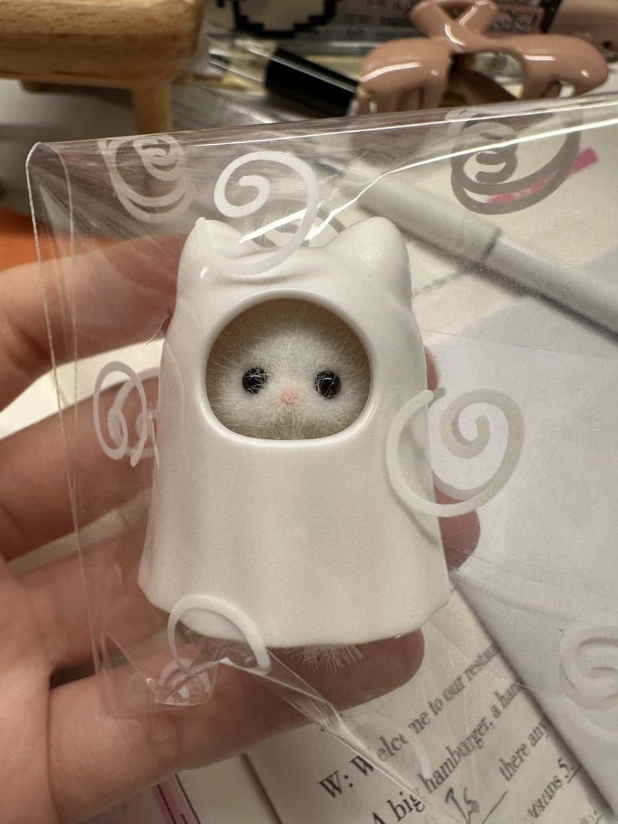 verstif's tweet photo. GAK KUAT 😭 slyvanian ghost cat ini terlalu gemasss 🫠🤏 https://t.co/8hXT5E1qvj