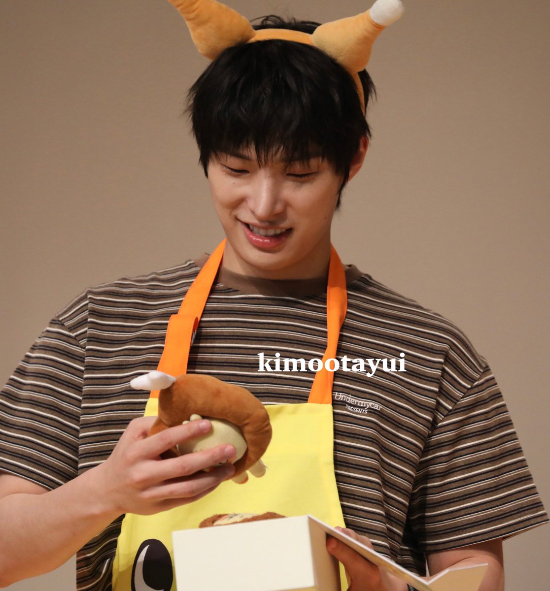 Fixon_ree's tweet photo. NOOO NOT MINGI EATING HIS OWN CHILD 😭 SOMEONE SAVE BBYONGMING https://t.co/UugFO8ngAf