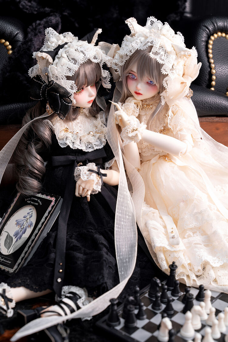 DOLKSTATION's tweet photo. 【DOLK×MELODY.C×MYOU DOLL】白猫Deliaが20体限定の特別復刻！
MELODY.Cの限定ドレスと、フワフワな白猫をモチーフにした限定メイクによって、新たな魅力を開花させた限定Deliaが誕生しています。先着順、無くなり次第終了です！