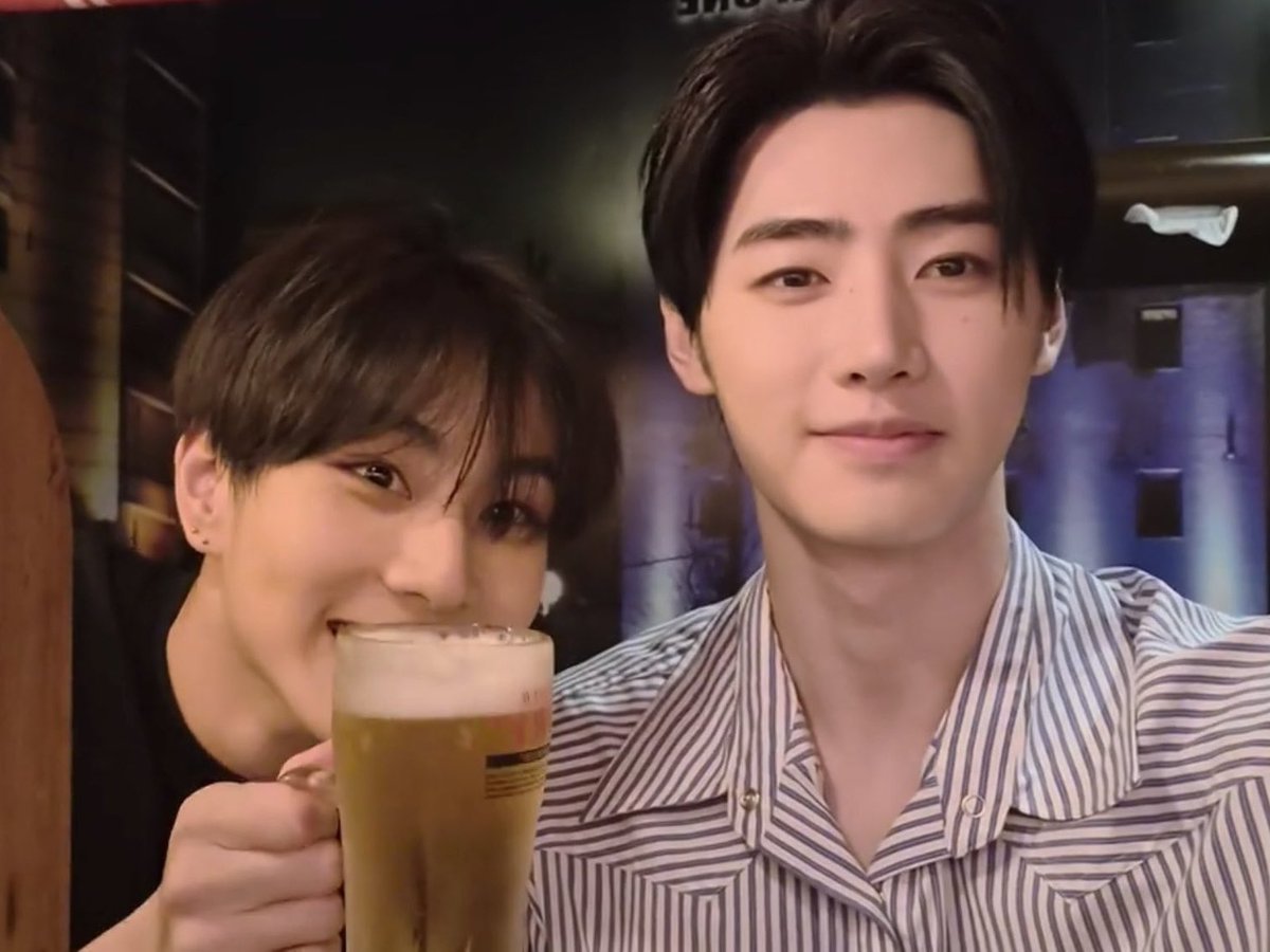 wonrzk's tweet photo. i love this photo so much bc jungwon looks extra maknae here next to his hyung idk what it is but i just love seeing him like this 😭😭😭 https://t.co/086JnFYYsk