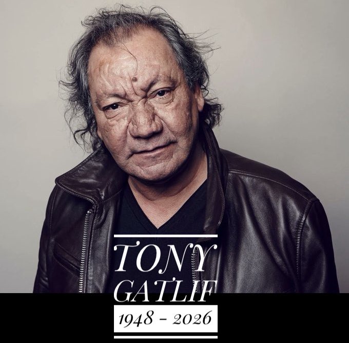 FikriSinemaFS's tweet photo. “Gadjo Dilo”, “Vengo”, “Transylvania”, “Indignados” gibi filmleriyle hafızalarımıza kazınan yönetmen Tony Gatlif’i kaybettik.
 
2008 yılında İstanbul Film Festivali’nin konuğu olarak İstanbul’a gelen Gatlif, Romanların yaşadığı Sulukule semtini de ziyaret etmişti.

🥀 https://t.co/y2KIEnrRhd