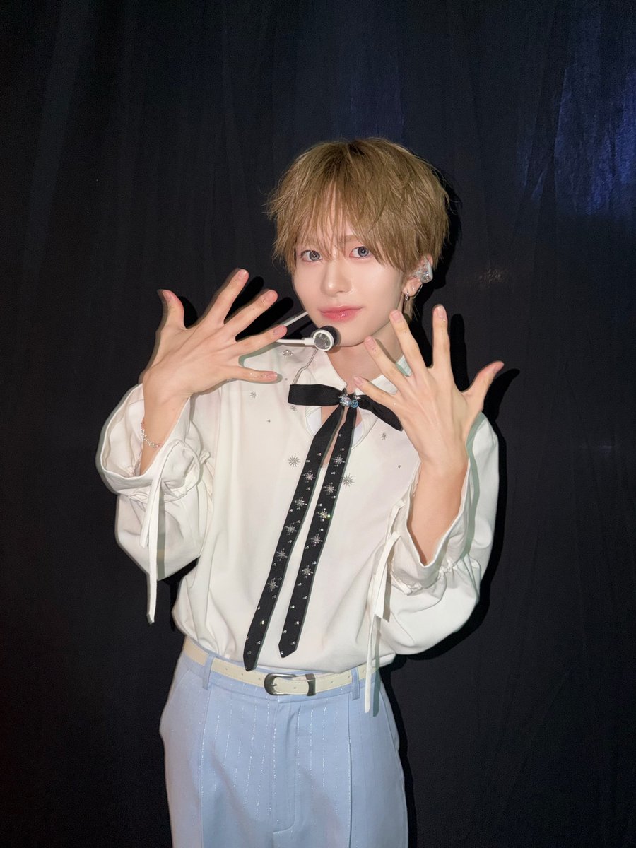 Official_VIBY's tweet photo. 𝐕𝐈𝐁𝐘 𝐃𝐄𝐁𝐔𝐓 𝐒𝐇𝐎𝐖𝐂𝐀𝐒𝐄 『𝐕𝐈𝐁𝐘 𝐋𝐀𝐍𝐃』𝐁𝐞𝐡𝐢𝐧𝐝 𝐏𝐡𝐨𝐭𝐨✨ #AKITO

#VIBY #バイビー
#VIBY_LAND #VIBY_武道館 https://t.co/i0BgjRluYd