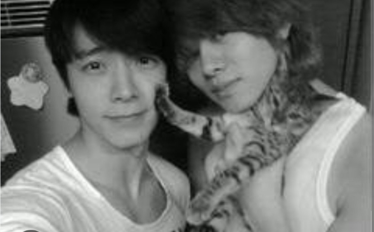 klumpool4445255's tweet photo. #HeeChul
#Heebum
#희범 https://t.co/ACikQ40YVV