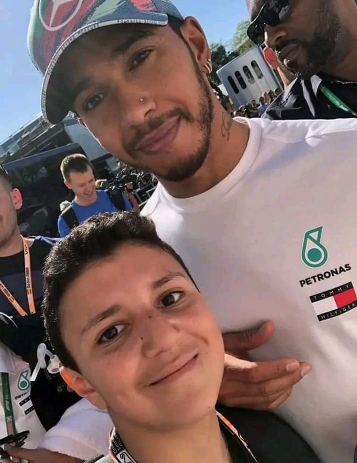 tinycatmilton's tweet photo. BEST PODIUM OF THE YEAR RETURNED TO US 😁😁😁😁😁 https://t.co/k390AdVnIp