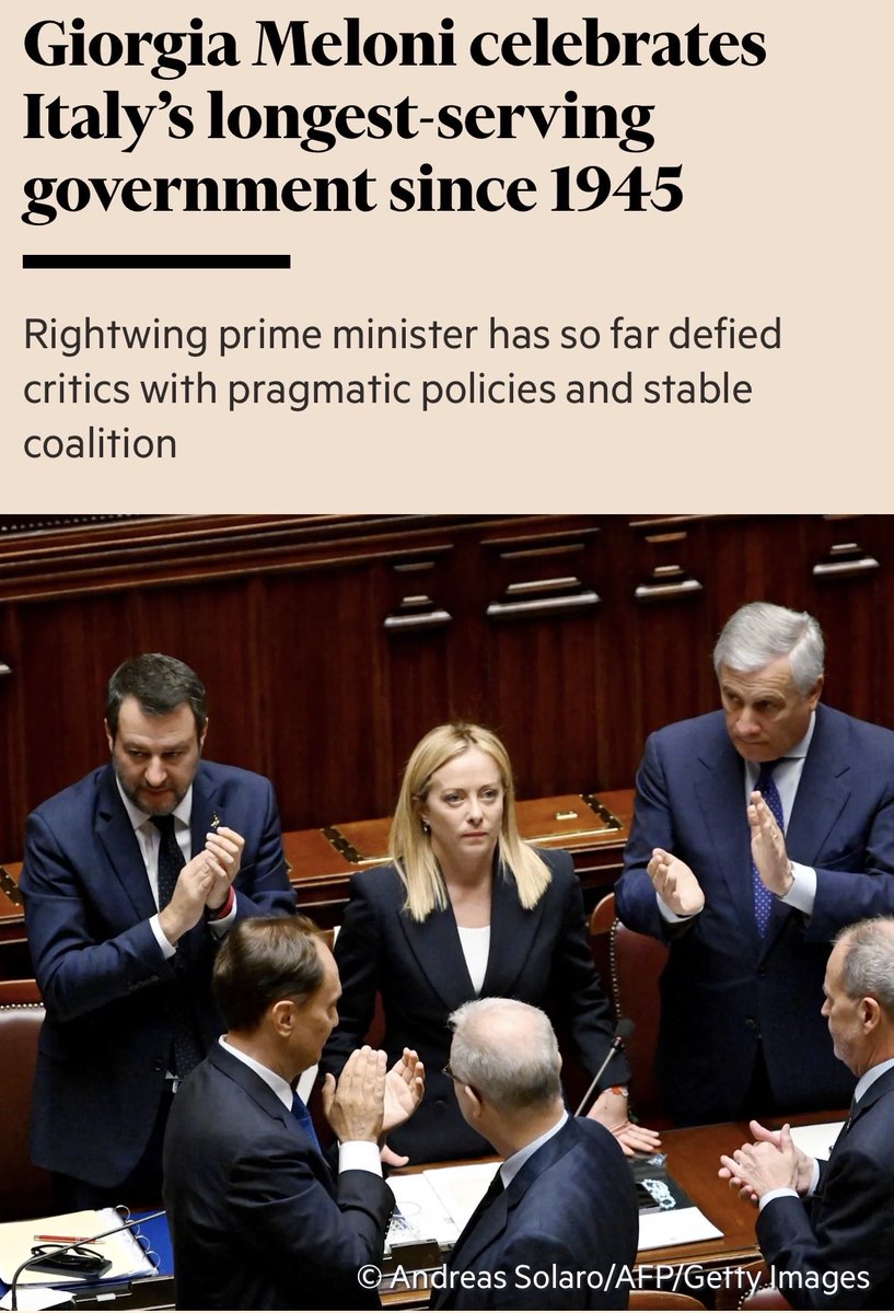 AndreaSavi3's tweet photo. 1/ C’è chi si vanta, con elogi e glorificazioni, della stabilità del governo Meloni e del record di giorni. Io, dopo quasi quattro anni, vedo una cosa peggiore: un governo che ha avuto una stabilità politica enorme, una maggioranza solida, un’opposizione praticamente nulla, il PNRR, cinque anni davanti e che non è riuscito a cambiare strutturalmente nulla, amplificando il declino economico, tecnologico e culturale dell’ Italia.

Partiamo dall’ #economia : Il debito non scende e l’Italia non cresce. 

C’è chi guarda allo spread, al deficit dell’anno e conclude che i conti italiani siano ormai sostanzialmente sotto controllo. MA occorre guardare qualche anno più avanti.

Il debito italiano non è su una traiettoria strutturalmente discendente e la crescita necessaria per mettercelo semplicemente non c’è.

Nello scenario della Commissione europea, tra il 2028 e il 2036 la crescita reale media dell’Italia è appena dello 0,3% l’anno. Contemporaneamente, i titoli emessi negli anni dei tassi bassissimi scadono e vengono progressivamente sostituiti con debito più costoso. Il tasso implicito medio passa da circa il 3% nel 2025 al 4,1% nel 2036. La spesa per interessi sale dal 3,3% al 5,8% del PIL.

Quindi abbiamo un Paese che cresce dello zero virgola mentre deve rifinanziare uno dei più grandi stock di debito al mondo a costi progressivamente maggiori. Il risultato è lo snowball effect, ossia quando il costo del debito diventa troppo elevato rispetto alla crescita nominale, puoi produrre avanzo primario e vedere comunque il rapporto debito/PIL aumentare.

E sopra questo problema ne arriva un altro che conosciamo da + di trent’anni: la demografia. Pensioni, sanità e assistenza assorbono progressivamente il margine fiscale mentre il fabbisogno lordo di finanziamento sale dal 23,3% del PIL nel 2025 al 27,1% nel 2036.

Questo è il dato che dovrebbe dominare qualsiasi discussione sulla politica economica italiana.

Stiamo entrando nel prossimo decennio con una crescita potenziale ridicola, interessi crescenti, una popolazione che invecchia e un debito che non scende.

E dopo quattro anni continuo a non vedere la strategia del governo per cambiare questa traiettoria (o per lo meno lasciar credere di averne una).

#INNOVAZIONE:  Zero

Qui per me è dove la situazione è davvero tragica e l’operato del governo ha rivelato la sua natura da italietta medioevale e borghesotta di protezione della rendita attuale. 

Tante promesse furono fatte con lo Scaleup Act del 2024. La parte potenzialmente più importante era proprio quella sui fondi pensione, namely provare finalmente a portare una quota maggiore del risparmio istituzionale verso il venture capital. Proprio quella parte si è impantanata tra problemi nelle definizioni legislative, applicazione e pushback del settore. La logica adoperata è stata fallacie ed ingenua, non riuscendo a capire che prima devi far scalare i fondi pensioni con una riforma della previdenza complementare e far costruire ai fondi asset allocation capability. POI, in caso, dai lo sgravio fiscale. NON prima. Imbarazzante.

Continuiamo a pensare che la soluzione di tutto sia l’incentivo fiscale, senza avere prima affrontato il problema della dimensione dei nostri investitori istituzionali e della profondità del mercato dei capitali.

E siamo riusciti a creare incertezza persino su quello, sugli sgravi.

La detrazione ordinaria del 30% per gli investimenti in startup e PMI innovative è arrivata alla scadenza del 31 dicembre 2025 senza che ne fosse assicurata per tempo la continuità, lasciando molti investitori nella totale incertezza. 

Il problema non è neanche tanto lo sgravio fiscale in sé, è pretendere che qualcuno investa capitale per dieci anni in un Paese in cui il governo non riesce a garantirgli certezza normativa per dodici mesi.

Non si costruisce un ecosistema dell’innovazione a colpi di proroghe.

Dopo quasi quattro anni, quindi, innovazione zero.

@ora_italia