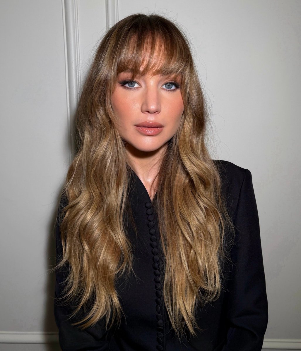 FilmUpdates's tweet photo. Jennifer Lawrence stuns in newly shared photo. https://t.co/ifMcWnD2xE