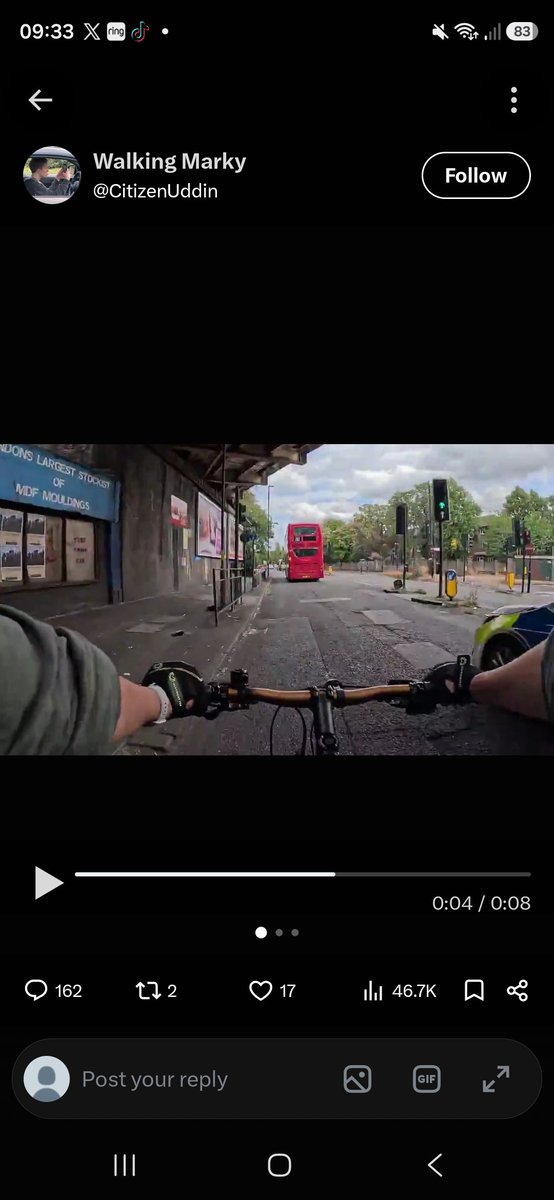 gazwalker321's tweet photo. @CitizenUddin @metpoliceuk Thats the un edited photo plenty of room https://t.co/CsUudvKnha