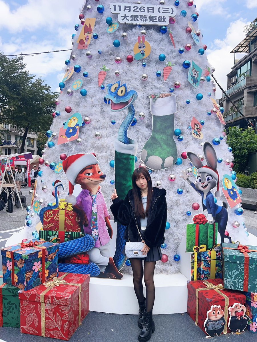 peipei_1024's tweet photo. 2025.12.14-📷🎥😋🍴🩵🎄🦊🐰🐍🦥🥶

#Taiwan #portrait #photography #Zootopia #Christmas https://t.co/WLD7Dx7CXS