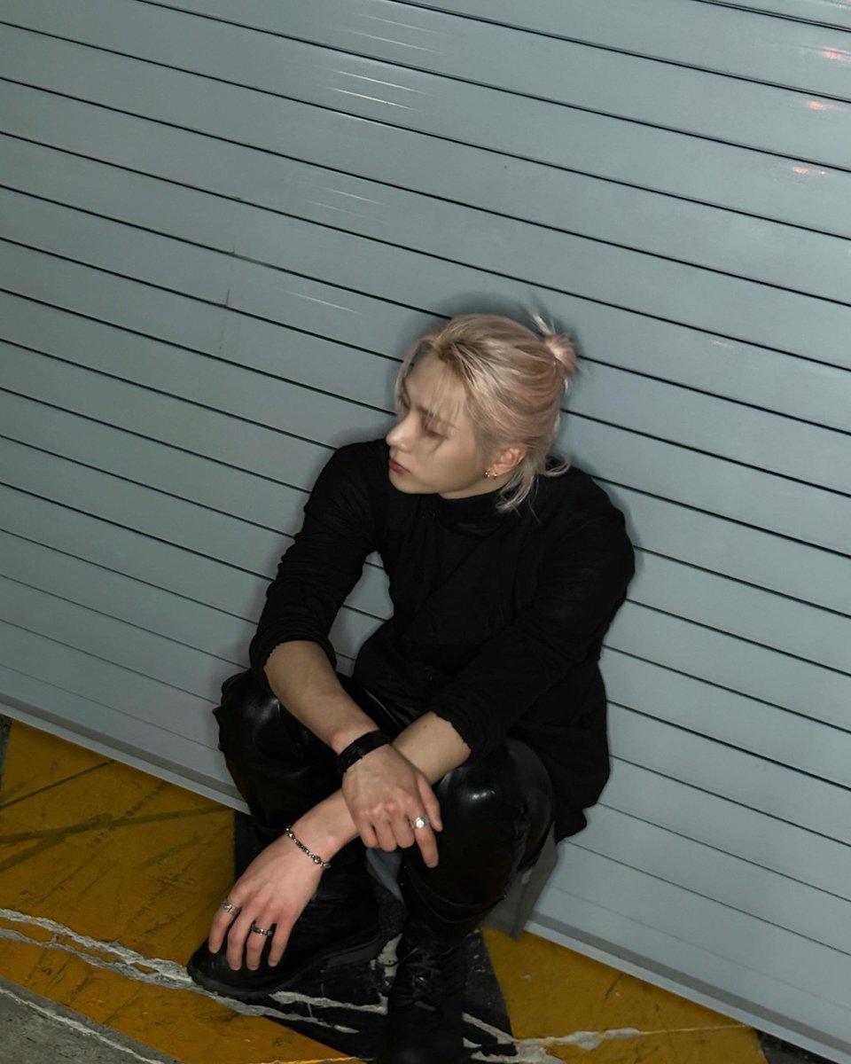 sunghoce's tweet photo. Tried out a manbun for this comeback and somehow got attached to it. ONEDOOR said it suits me, so… looks like this hairstyle is staying for a little longer. https://t.co/h393O8IYbJ