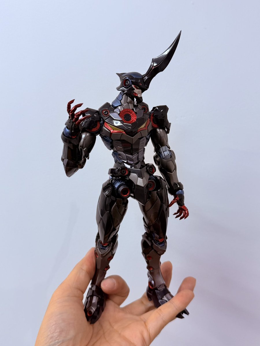waka_geek's tweet photo. 絶賛発売中、FLAME TOYSさんの鉄機巧シリーズ「ラゼンガン」の製品サンプル届きました

ちょっと前に発売された「天元突破グレンラガン」と一緒に『ラゼンガン、オゥバロード！』して遊んでください🔥 https://t.co/oxs7zp8634