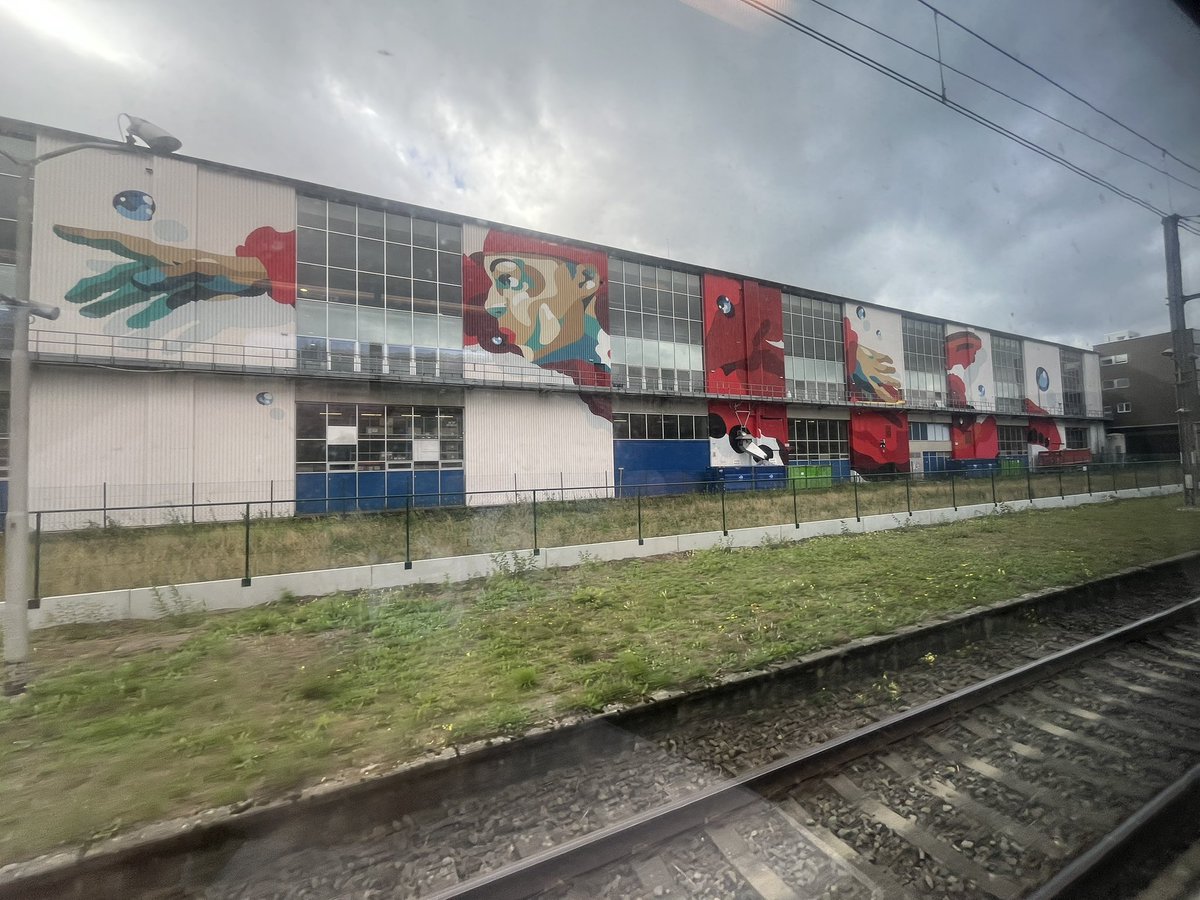 r_glimpses's tweet photo. #poPracy
Malutki film dla Was ze Spa. Tam produkują mój ulubiony napój nisko kaloryczny i zakład gdzie go w Spa produkują. Wszystkie produkty tej firmy są genialne.
Teraz do domu na lunch z Sardyńczykiem, bo #trzebaJeść https://t.co/8NYRQFuCSJ