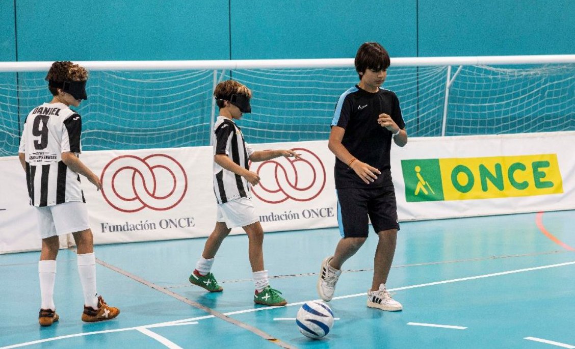 ONCE_oficial's tweet photo. ¡Arranca el #FindeDelDeporte, cuatro días para descubrir talento, superar límites y hacer equipo!
Impulsado por la #FEDC, con el objetivo de promover la práctica deportiva entre niños y jóvenes con discapacidad visual y detectar nuevos talentos deportivos.
https://t.co/OL69hvL4a5
#DeporteInclusivo #iguales #talento #ONCEDeporte