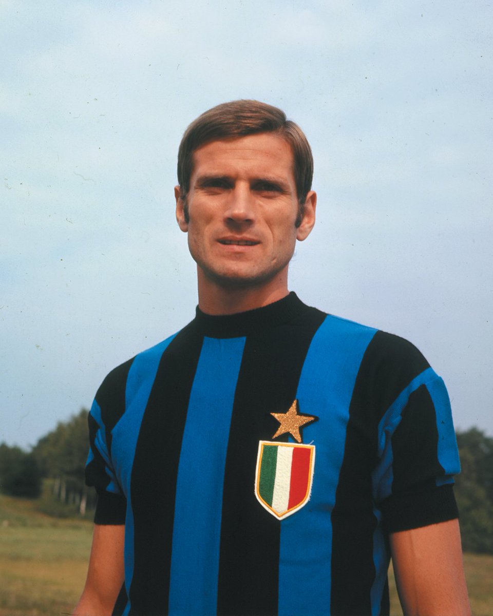 Inter_en's tweet photo. 20 years without Giacinto Facchetti.
634 appearances, 75 goals, and a legacy as player, director, and President.

Forever a Nerazzurro 🖤💙

➡️ https://t.co/MwDG8Q6ltI https://t.co/4DfJEJeWdQ