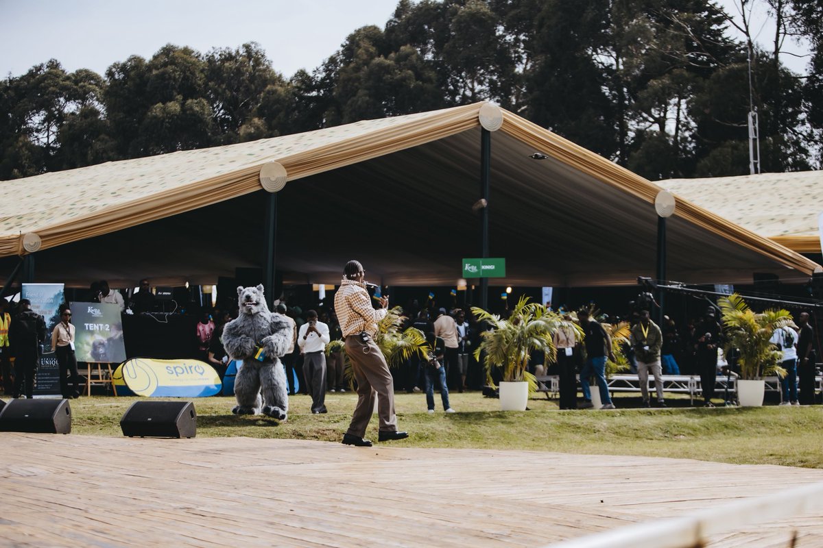 Kwitaizina's tweet photo. The #KwitaIzina celebrations are in full swing in Kinigi! 🦍🎶🌿

Exciting performances and entertainment are setting the mood as thousands gather for today’s 21st Gorilla Naming Ceremony.

📺 Follow the celebrations live: https://t.co/StCCxl5Fzw

#VisitRwanda https://t.co/dzdy1762Am