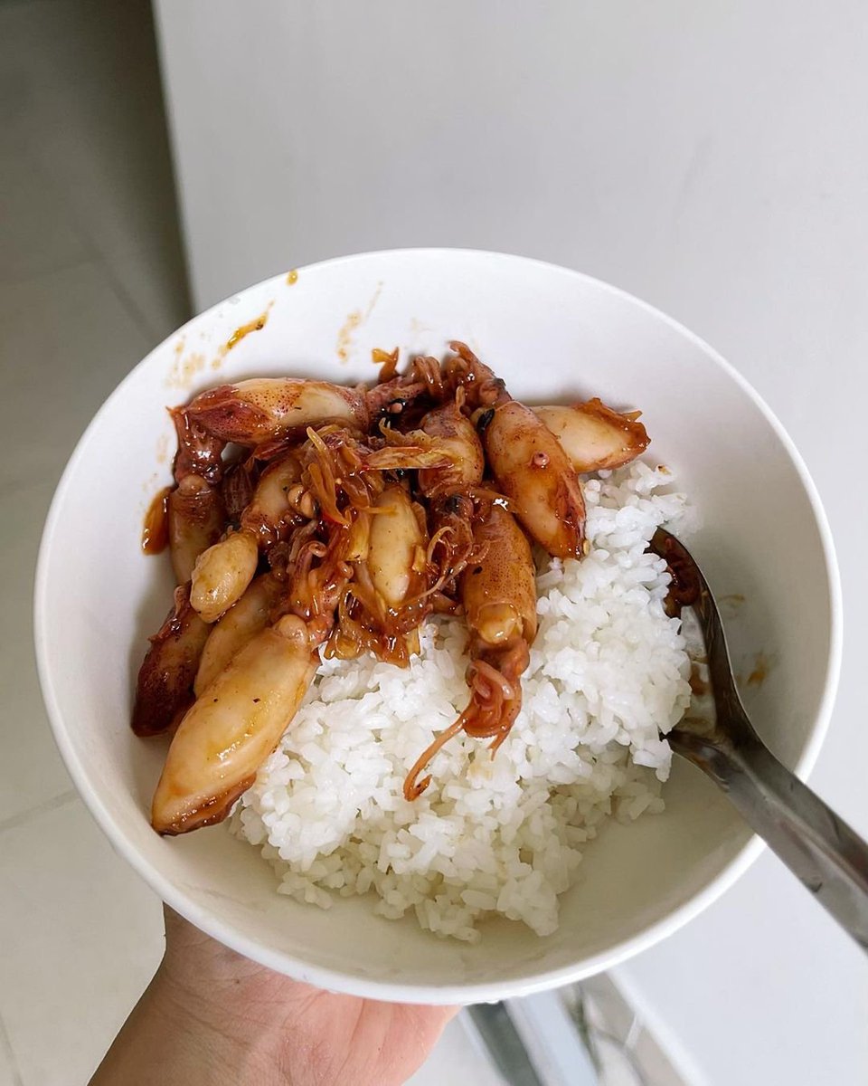 tressacaura's tweet photo. today's menu, akhirnya pengen cumi tapi gabole item masaaknyaa🦑 https://t.co/c3LTbE2hvu