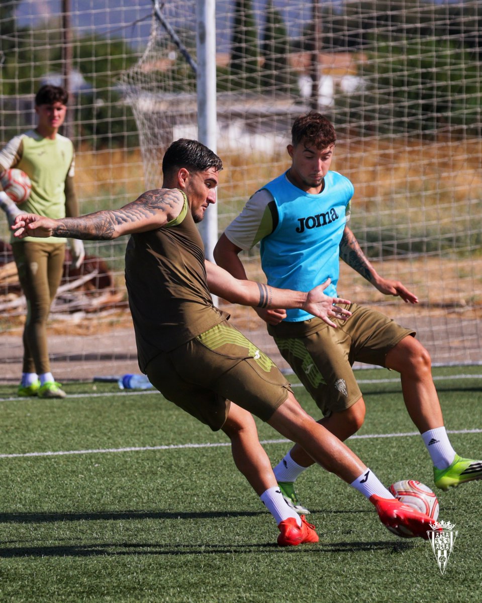Cantera_CCF's tweet photo. 💪🏻 ¡Viernes!

#CórdobaB #TerceraRFEF https://t.co/IwZeavfUaH