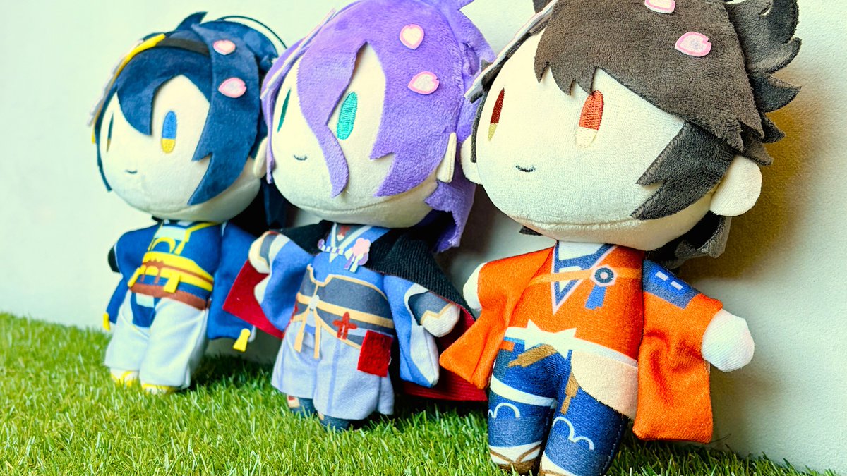 GENDA_GiGO's tweet photo. ✨#刀剣乱舞 ONLINE GiGOグループのお店限定景品✨

本日は
「御伴散歩 さくら装備 ループつきぬいぐるみ」より
 #三日月宗近 #歌仙兼定 #陸奥守吉行 をご紹介🌸

2026年9月12日(土)より展開開始🍵
https://t.co/AJyBuhkuDv
#とうらぶ https://t.co/6lgFiDdYb6