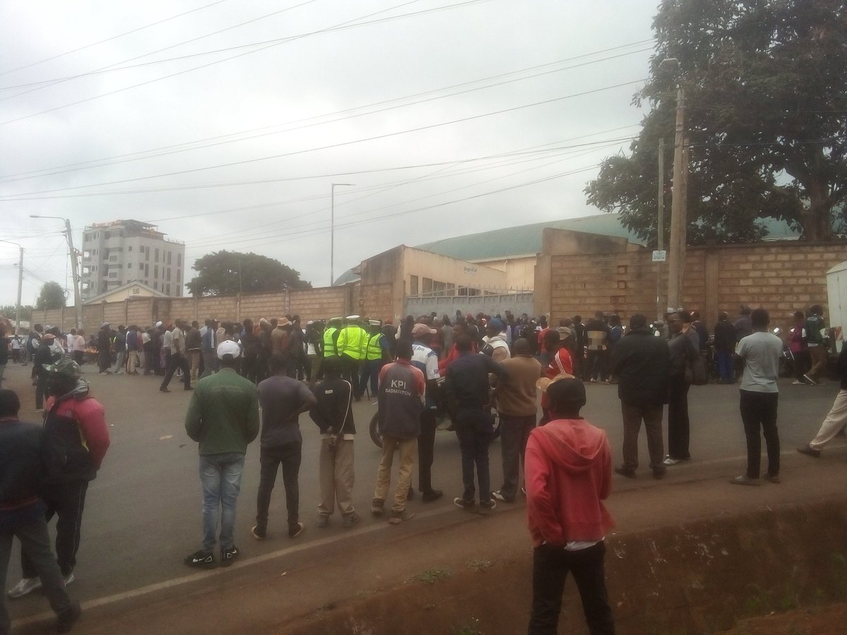 SamirKithinji10's tweet photo. @_KithureKindiki You locked people outside 
#Wantam https://t.co/QE70bdyxJY