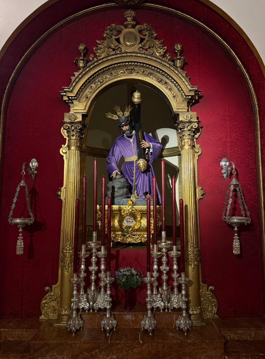 RociodeMalaga's tweet photo. ⛪️ En la mañana de hoy, la Parroquia de San Lázaro comienza a revestirse de gala para las próximas celebraciones en honor a la Santísima Virgen.

El próximo 8 de septiembre, con motivo de la festividad de nuestra Patrona, Santa María de la Victoria; y el 11 de septiembre, para la solemne misa conmemorativa del aniversario de la Coronación Canónica de la Santísima Virgen del Rocío.

A falta del exorno floral, el templo se prepara ya para vivir estas fechas en torno a María.

#CofradíasMlg