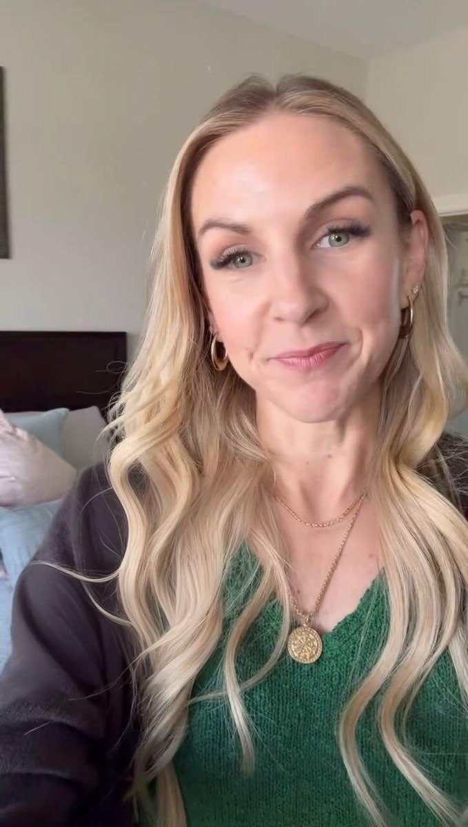 claireMdavis's tweet photo. I feel good today 😌 https://t.co/caf9bVPGLQ