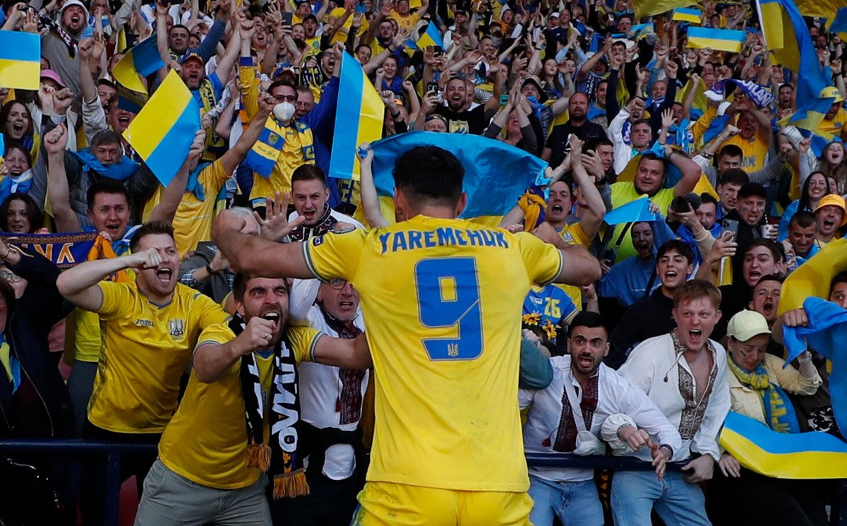 MarioNawfal's tweet photo. 🇺🇦🇵🇱 Ukraine wants to co-host the FIFA World Cup with Poland, war and all.

Kyiv’s sports minister told Politico the 2 countries are weighing a joint bid for the next open slot, which isn’t until the 2040s.

The idea is partly nostalgic: Ukraine and Poland co-hosted Euro 2012, and Kyiv would like to do it again. But the context is a little different this time. 

Ukraine is still fighting off Russia's invasion, its reconstruction bill is estimated at nearly $588 billion, and one of its Euro 2012 stadiums, the Donbas Arena in Donetsk, has sat abandoned in occupied territory since 2014.

Even Ukrainian officials are hedging. An MP said real peace and long-term security guarantees would be essential before any match is played on Ukrainian soil.

Fortunately, they’ve got about 15 years to sort out the small matter of the war.

Source: Politico / Writer: Julie