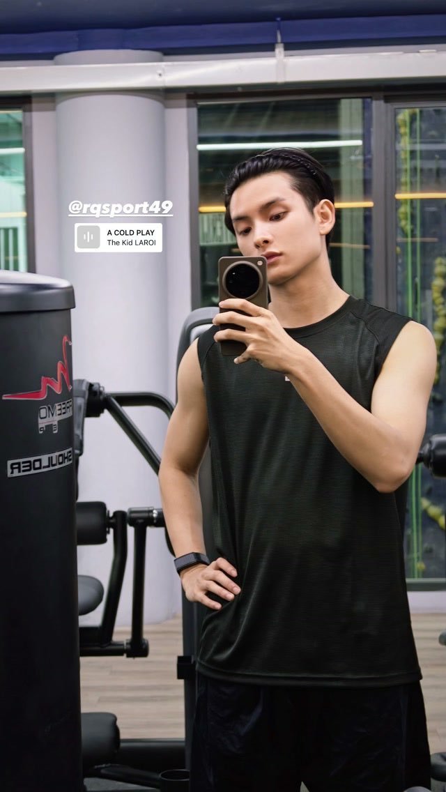 puppapxiion's tweet photo. กลัวยัยนั่นกลับจากเกาหลีแล้วตกใจเพอื่นตัวเองอ่ะ ไอ้กล้ามนี่ใครว้ะ งี้ 5555555555555555 https://t.co/mlNHTZ6hhw